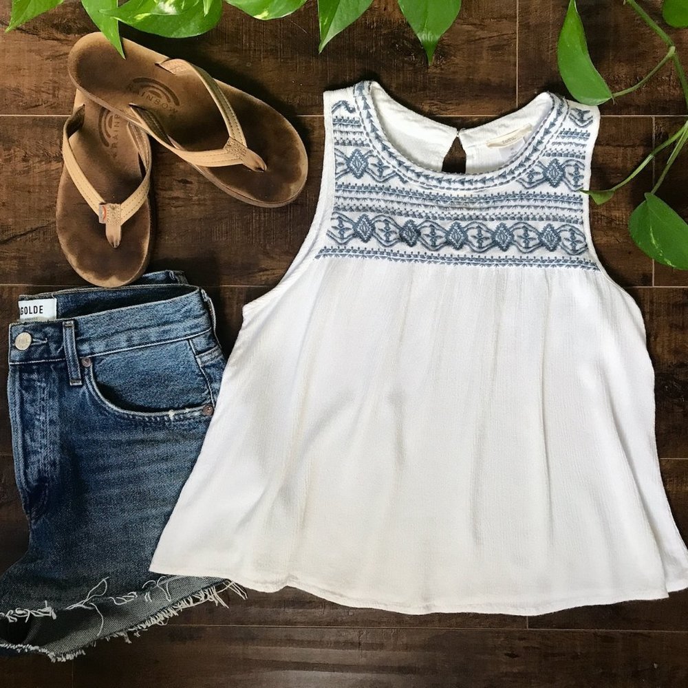 inTu Boho Embroidered Peasant Tank | White/Blue